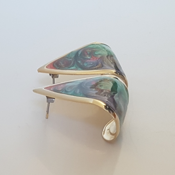 Curved Colour Swirl Earrings - Picture 5 of 8